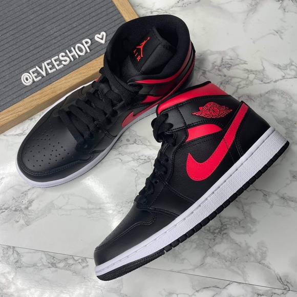 Air Jordan Retro 1 - Siren Red - Picture 3 of 4